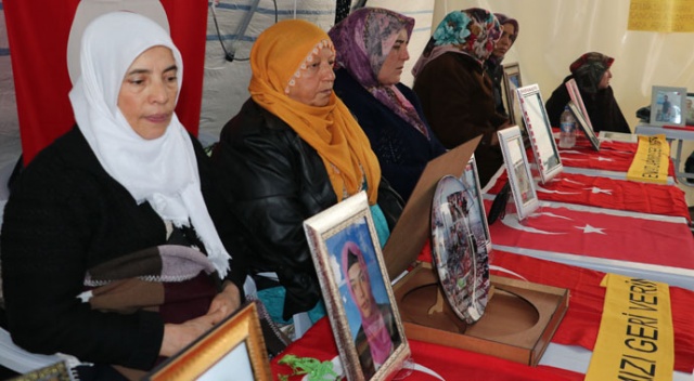 Diyarbakır'daki evlat nöbeti 124'üncü gününde Diyarbakır'daki evlat nöbeti 124'üncü gününde