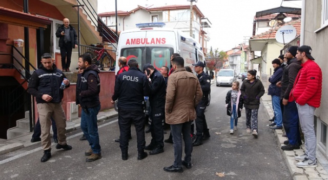 Doğum yapan eşi hastanede yatan adam evinde ölü bulundu Doğum yapan eşi hastanede yatan adam evinde ölü bulundu