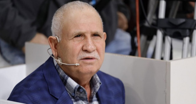 Esra Erol’da boşanmak üzere olan çiftin ‘koşu bandı’ meselesi gündem oldu Esra Erol’da boşanmak üzere olan çiftin ‘koşu bandı’ meselesi gündem oldu