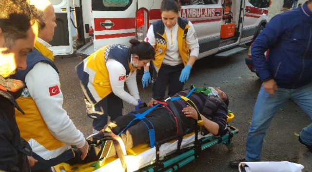 Evinin terasından otomobilin üzerine düştü Evinin terasından otomobilin üzerine düştü