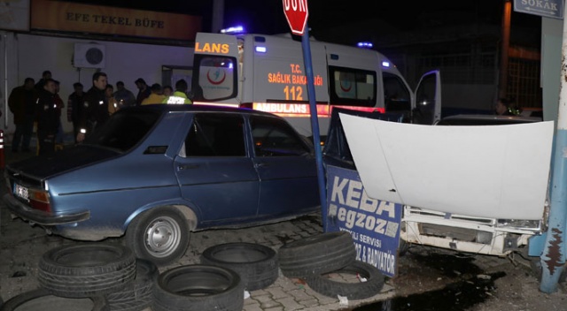 Fethiye'de otomobiller çarpıştı: 2 yaralı Fethiye'de otomobiller çarpıştı: 2 yaralı