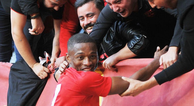 Galatasaray&#039;da 3. bomba! Pazartesi geliyor...