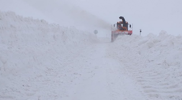 Giresun'da 88 köy yolu kardan ulaşıma kapandı Giresun'da 88 köy yolu kardan ulaşıma kapandı
