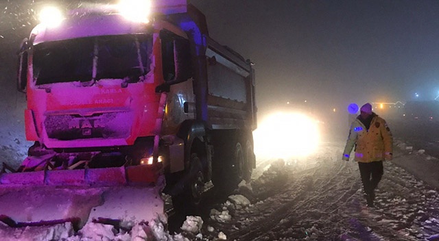 Kar nedeniyle kapanan Bolu Dağı trafiğe açıldı