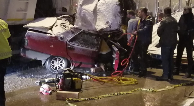 Kar temizleme aracı ile ticari araç çarpıştı: 1 yaralı