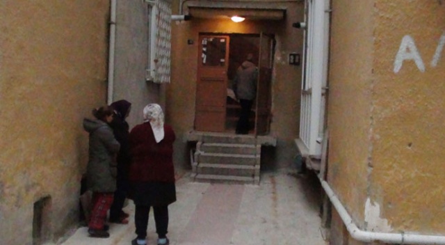 Karbonmoksit gazından zehirlenen anne-oğul hayatını kaybetti Karbonmoksit gazından zehirlenen anne-oğul hayatını kaybetti