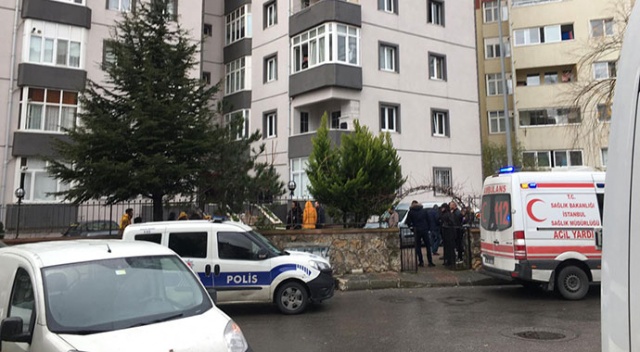 Kartal'da binanın 9. katından atlayan genç hayatını kaybetti Kartal'da binanın 9. katından atlayan genç hayatını kaybetti