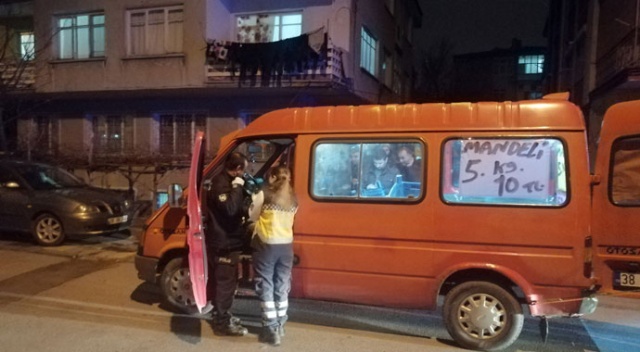 Kayseri'de seyyar satıcı aracında ölü bulundu Kayseri'de seyyar satıcı aracında ölü bulundu