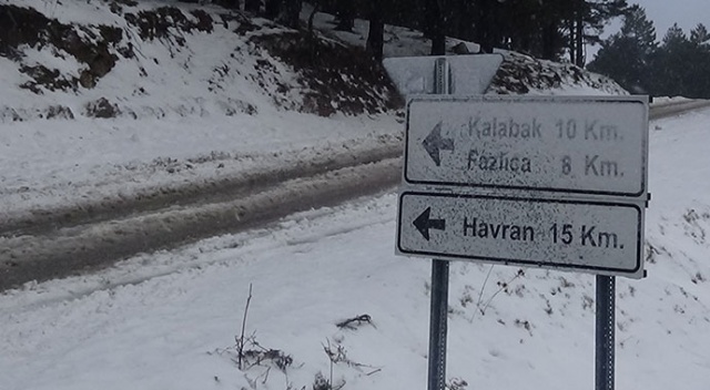 Kazdağları'nda kar yağışı etkili oluyor Kazdağları'nda kar yağışı etkili oluyor