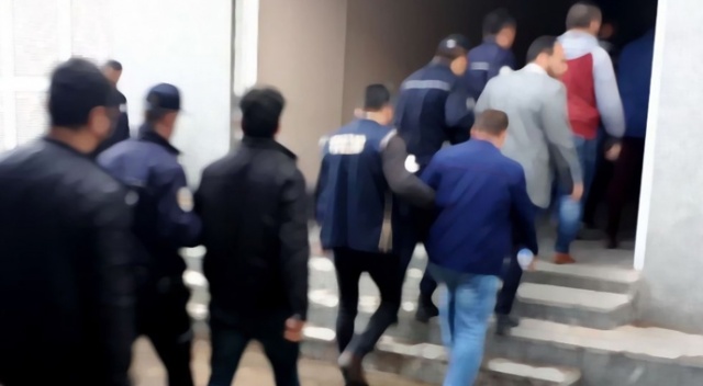 Malatya'da terör örgütü DEAŞ'a yönelik operasyonda 4 şüpheli yakalandı Malatya'da terör örgütü DEAŞ'a yönelik operasyonda 4 şüpheli yakalandı