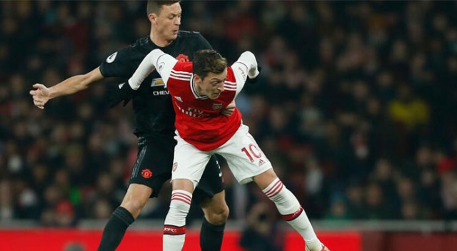 Manchester United karşısında Mesut Özil resitali! 2 yıldır böyle maç oynamadı Manchester United karşısında Mesut Özil resitali! 2 yıldır böyle maç oynamadı