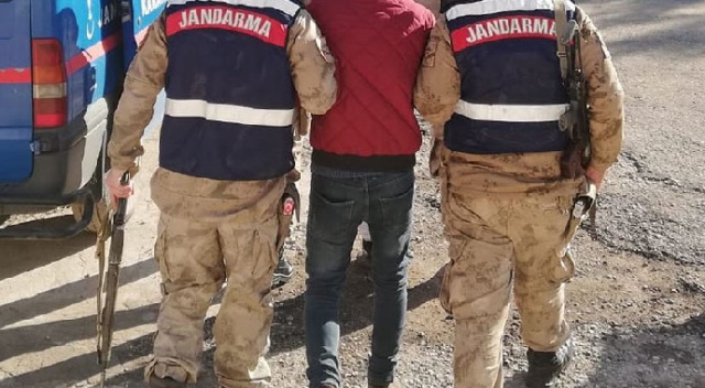 Mardin'de MİT ve jandarma ortak operasyonunda 1 terörist yakalandı Mardin'de MİT ve jandarma ortak operasyonunda 1 terörist yakalandı