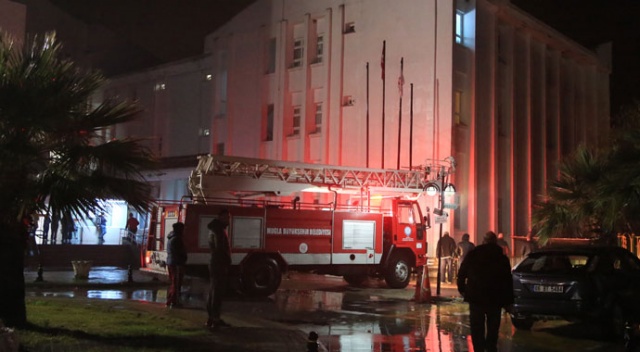 Milas Devlet Hastanesi'nde korkutan yangın Milas Devlet Hastanesi'nde korkutan yangın