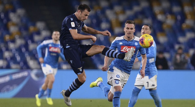 Napoli, son şampiyon Lazio'yu kupa dışı bıraktı