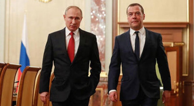 Putin'den Medvedev'e maaş jesti Putin'den Medvedev'e maaş jesti