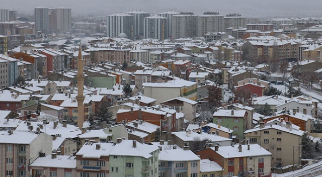 Sivas beyaza büründü, 662 köy yolu ulaşıma kapandı!