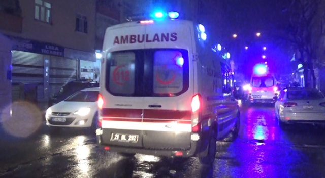 Sobadan çıkan yangından anne ve 3 çocuğunu komşular kurtardı Sobadan çıkan yangından anne ve 3 çocuğunu komşular kurtardı