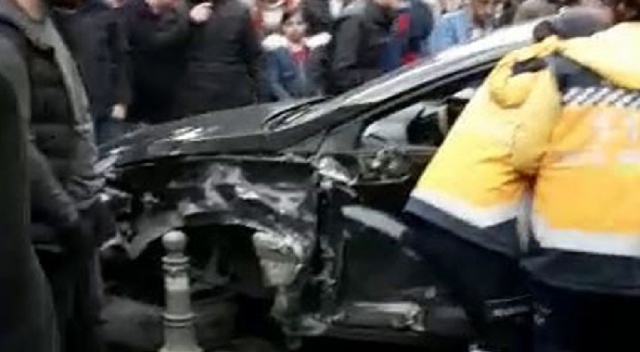 Tramvay yolunda feci kaza Tramvay yolunda feci kaza
