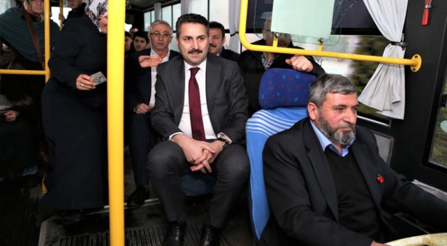 Yolcuları için yaptığı dua ile fenomen oldu Yolcuları için yaptığı dua ile fenomen oldu