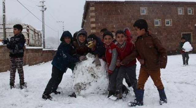 Ağrı’da eğitime kar engeli