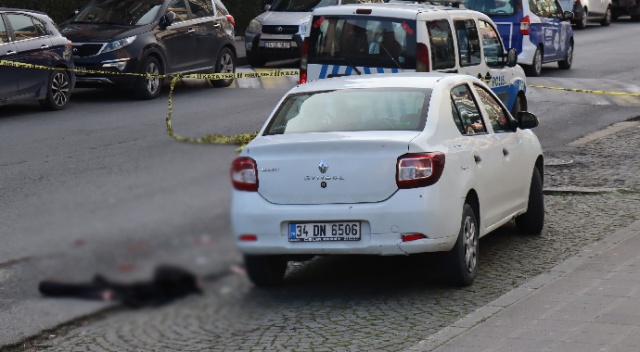 Büyükçekmece'de araç içerisinde kanlı infaz Büyükçekmece'de araç içerisinde kanlı infaz
