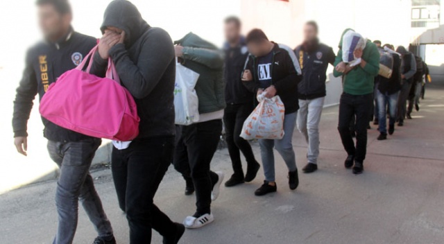 Çadırda yaşayan depremzedeye bile acımadılar! Yardım bahanesiyle vatandaşları dolandırdılar