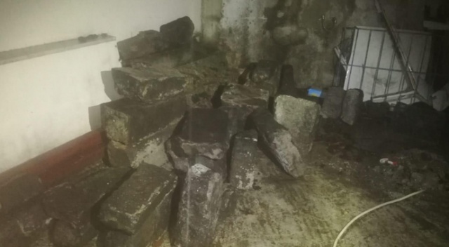 Çalınan 150 yıllık tarihi çeşmenin taşları bulundu
