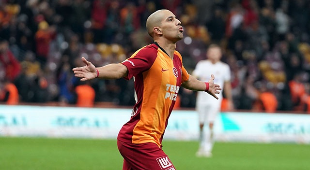 Galatasaray evinde Kayserispor'u yıktı, zirveye yelken açtı Galatasaray evinde Kayserispor'u yıktı, zirveye yelken açtı