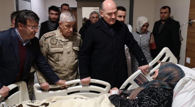 İçişleri Bakanı Süleyman Soylu, çığ altından kurtarılan yaralıları ziyaret etti İçişleri Bakanı Süleyman Soylu, çığ altından kurtarılan yaralıları ziyaret etti