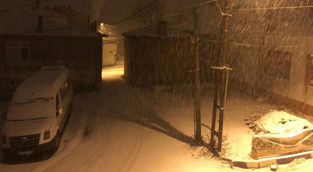 İstanbul Çatalca beyaza büründü