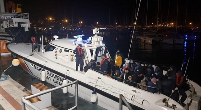 İzmir'de 116 düzensiz göçmen yakalandı