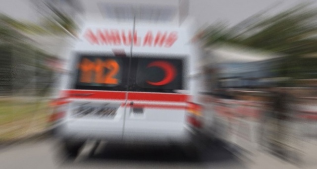İzmir'de silahla kahvehaneyi basan kişi, biri kayınpederi 2 kişiyi ağır yaraladı İzmir'de silahla kahvehaneyi basan kişi, biri kayınpederi 2 kişiyi ağır yaraladı