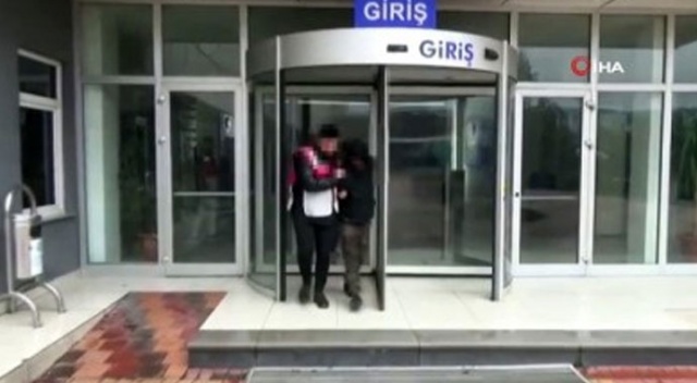 Kaçırdıkları şahsa işkence yapıp görüntülerini Suudi Arabistan’daki amcasına gönderdiler Kaçırdıkları şahsa işkence yapıp görüntülerini Suudi Arabistan’daki amcasına gönderdiler
