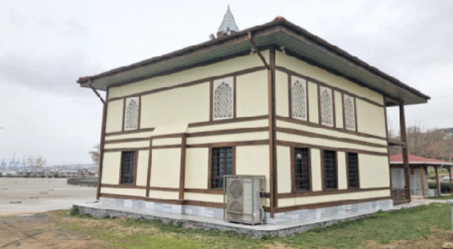 Kapatılan camiler yeniden ibadete açıldı