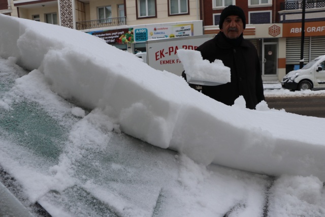 Kar hayatı felç etti Kar hayatı felç etti