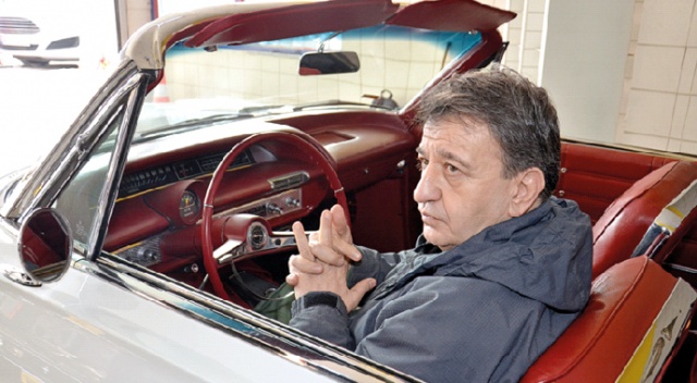 Klasik otomobilleri yeniden tasarlıyor