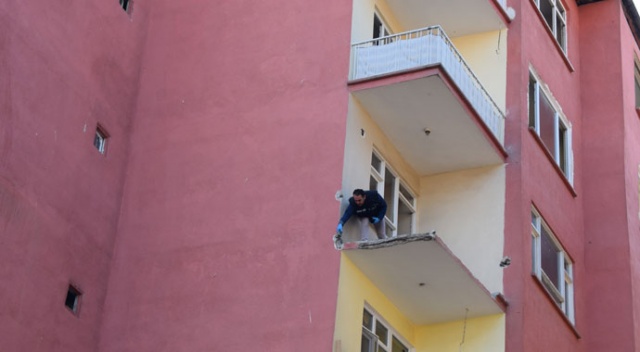 Malatya'da 4'üncü kattan düşen hurdacı hayatını kaybetti