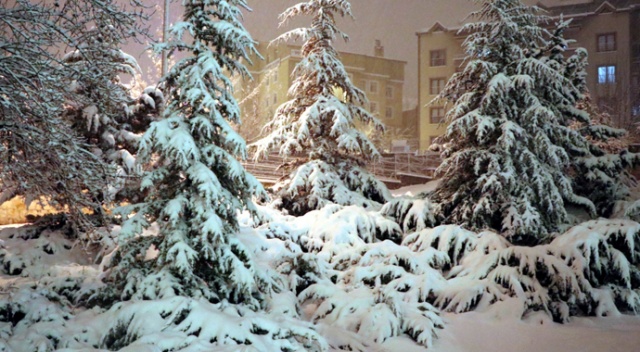 Nevşehir’de kar kalınlığı 24 cm ölçüldü Nevşehir’de kar kalınlığı 24 cm ölçüldü