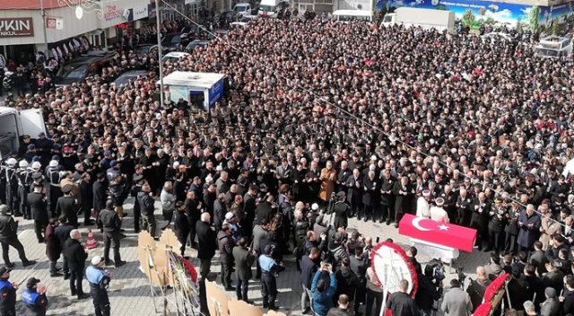 Şehit Uzman Çavuşu son yolculuğuna binlerce hemşehrisi uğurladı