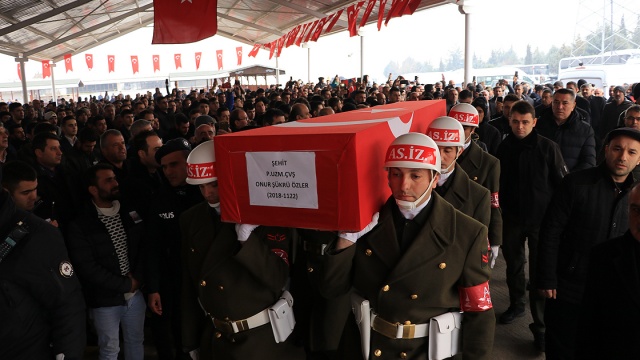 Şehitlerimizi uğurluyoruz Şehitlerimizi uğurluyoruz
