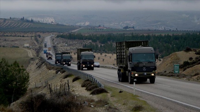 Sınır birliklerine askeri sevkiyat sürüyor Sınır birliklerine askeri sevkiyat sürüyor