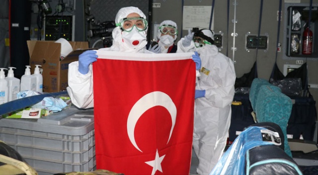 Vuhan&#039;daki 42 kişi tahliye edildi! İşte ilk görüntüler