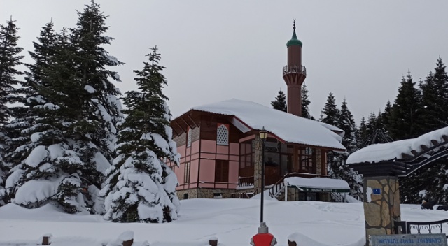 Uludağ’da kar kalınlığı 170 santimetreye ulaştı Uludağ’da kar kalınlığı 170 santimetreye ulaştı