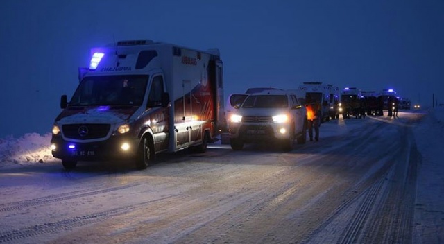 Van'da çığ düşen bölgedeki arama kurtarma çalışmalarına ara verildi