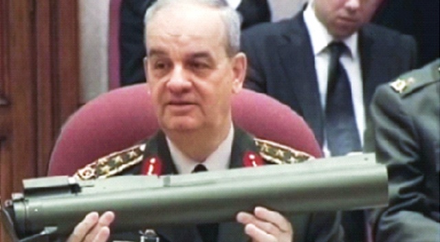 Vekillere talimat: Başbuğ’a dava açın Vekillere talimat: Başbuğ’a dava açın