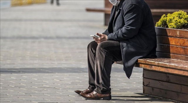 65 yaş üstüne sokağa çıkma yasağı geldi