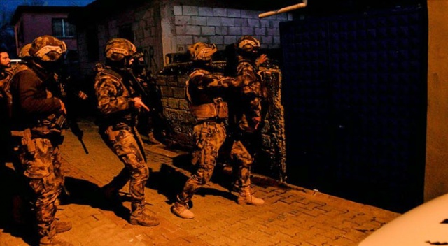 Adana'da terör operasyonu: 7 gözaltı Adana'da terör operasyonu: 7 gözaltı