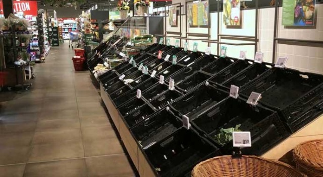Almanya tedbirleri sıkılaştırdı! Eczane ve süpermarket dışındaki tüm dükkanlar kapatılıyor Almanya tedbirleri sıkılaştırdı! Eczane ve süpermarket dışındaki tüm dükkanlar kapatılıyor