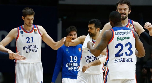 Anadolu Efes, Maccabi FOX deplasmanında
