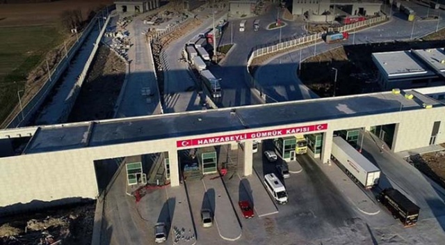 Avrupa'ya açılan sınır kapıları yolcu giriş çıkışlarına kapatıldı